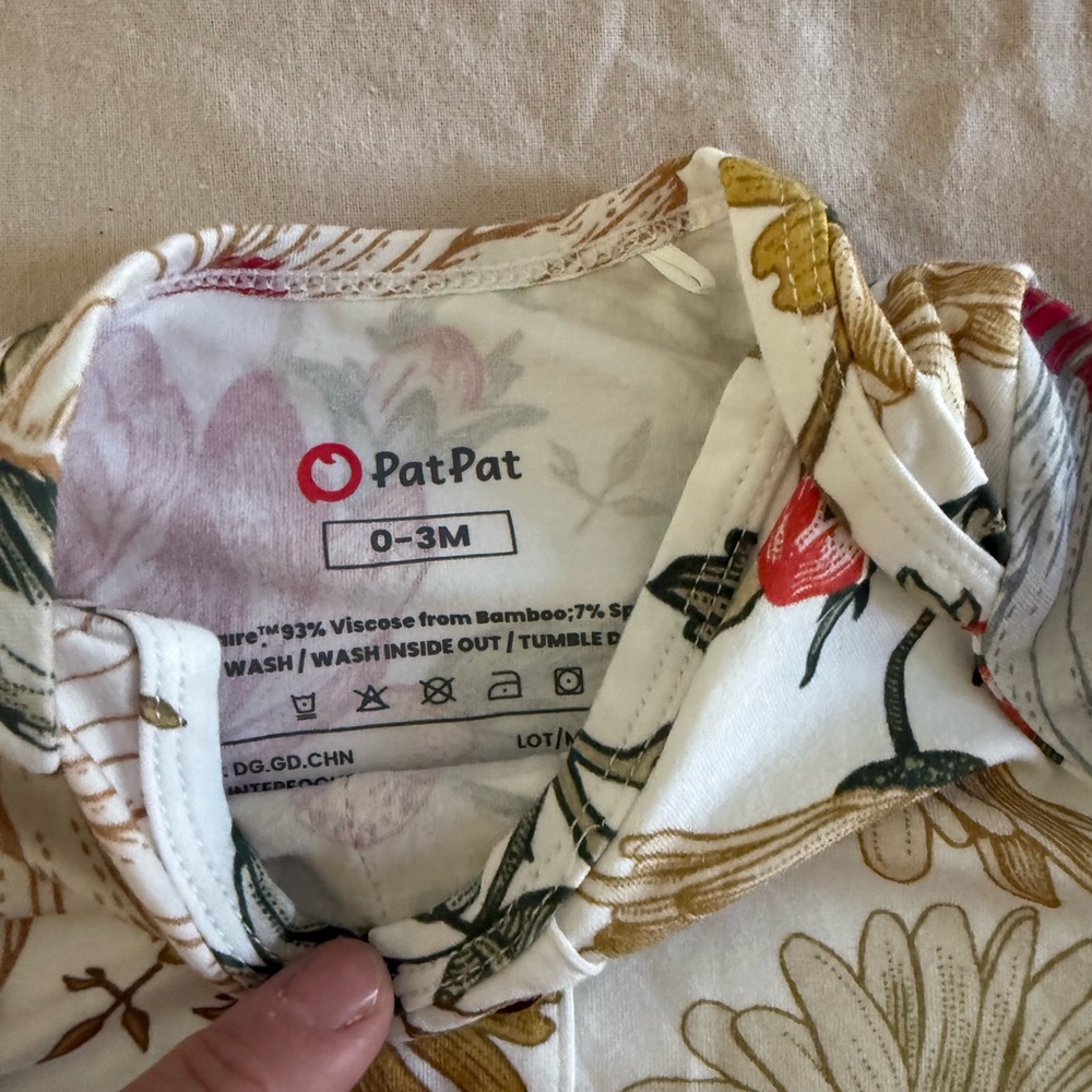 New PatPat Floral Baby bamboo nightgown with Headband - Picture 3 of 3